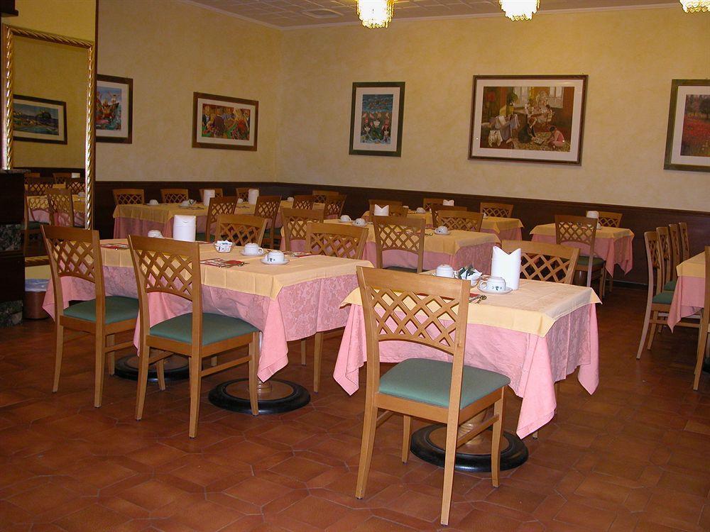 Hotel Calabresi Σαν Μπενεντέτο ντελ Τρόντο Εξωτερικό φωτογραφία