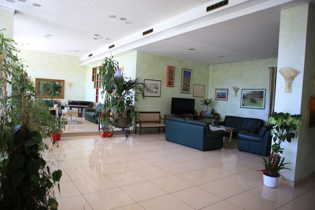 Hotel Calabresi Σαν Μπενεντέτο ντελ Τρόντο Εξωτερικό φωτογραφία